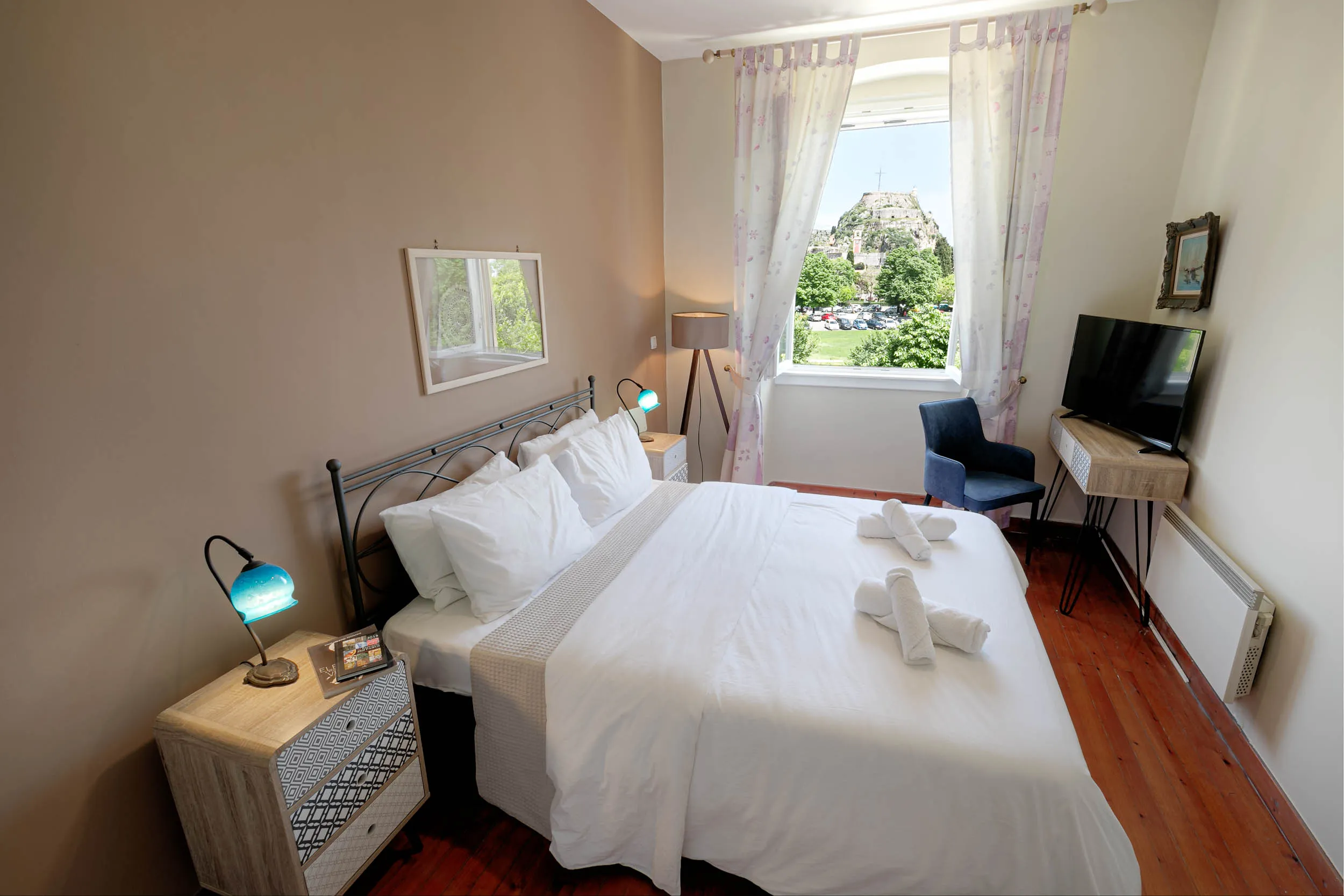 _D5A7815_6_7_8_9ph-Edit-reduced-size